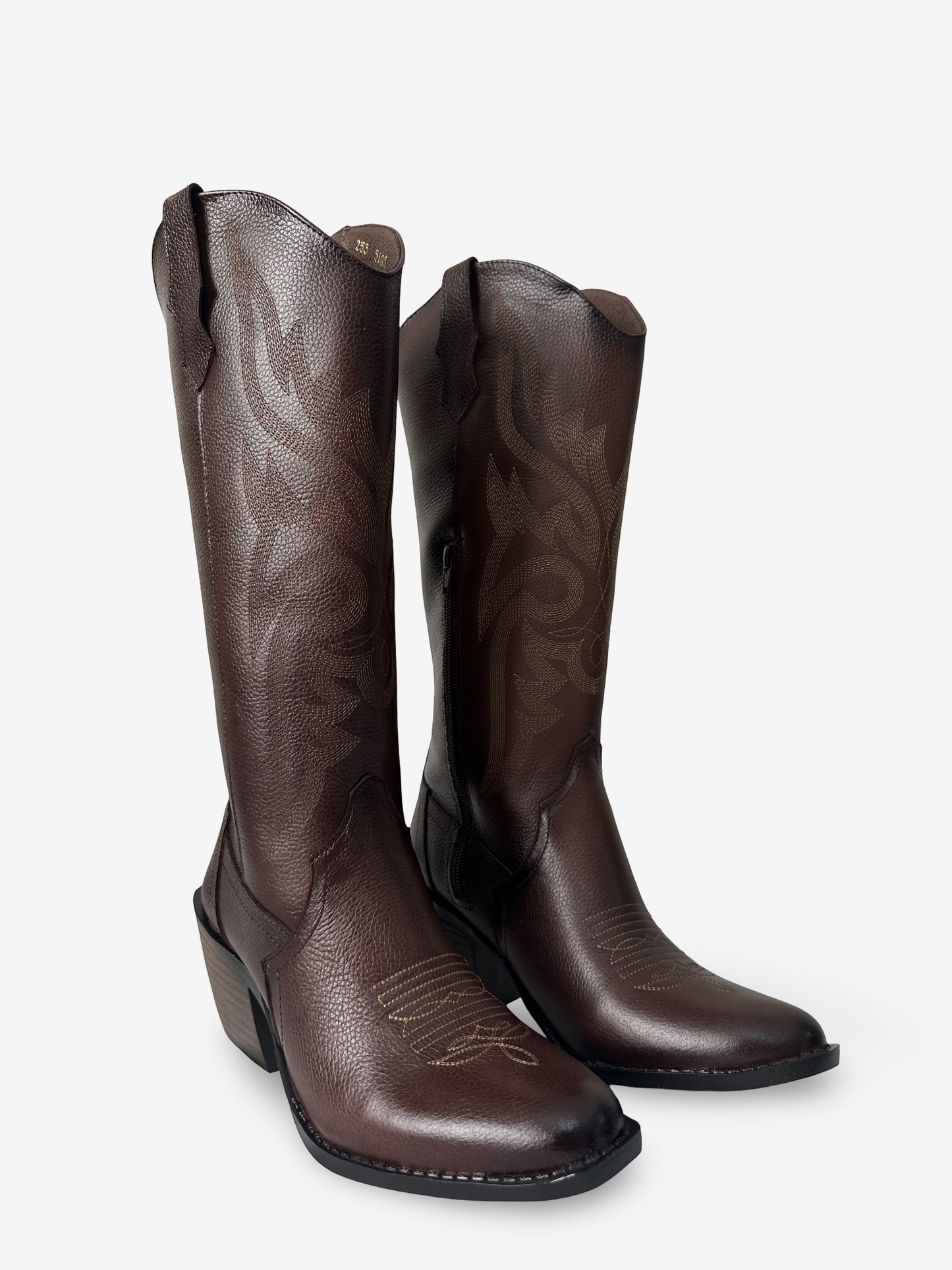 Modelo Dakota Cognac